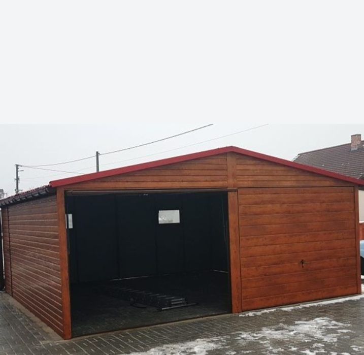 Garaje auto și case modulare pe structura metalica învelite cu panouri