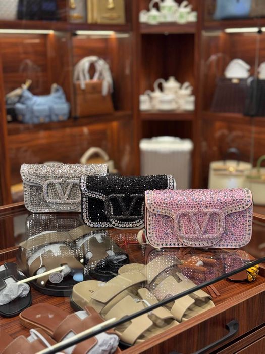 Чанти всякакъв бранд, размер и цветове