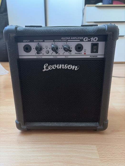 Гитарный комбоусилитель Levinson G-10 (10 Вт)
