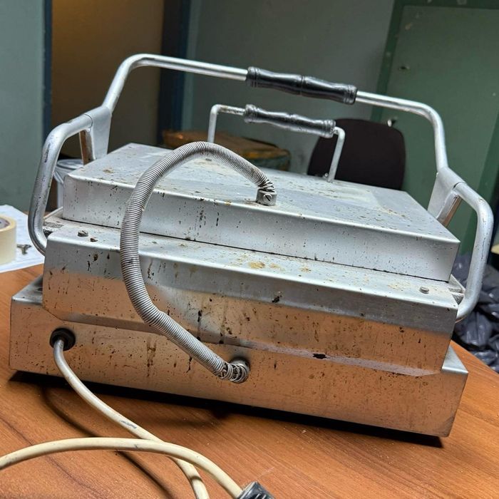 Тостер преса за бърза закуска