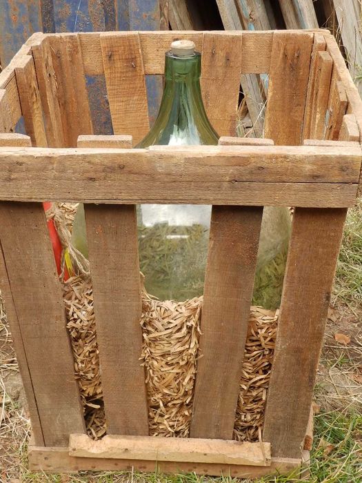 Стъклена дамаджана