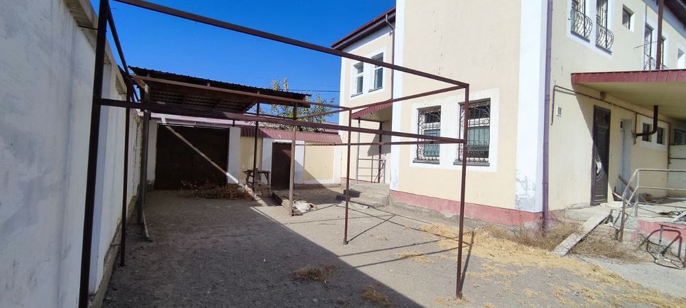 Куйчиликда 4 сотих катеж сотилади. 2017 йил курилган.