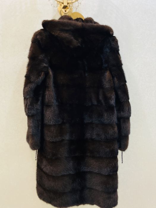 Норковая шуба сатылады!