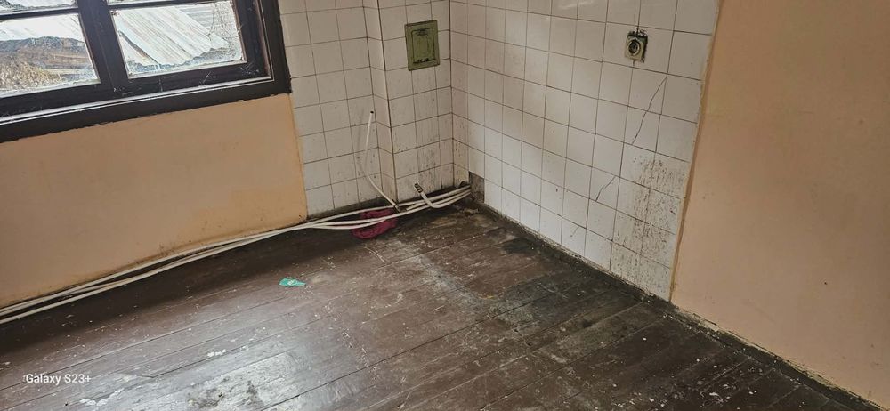 Продава се Къща в с. Голяма Желязна, Област Ловеч - 70 кв.м за 219 €/кв.м - Снимка #11