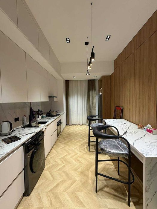 R3 Сдаётся квартира 2/6/11 на Сквере Амира Тимура