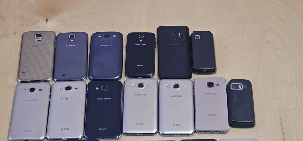 Samsung telifonlar 250000 donas