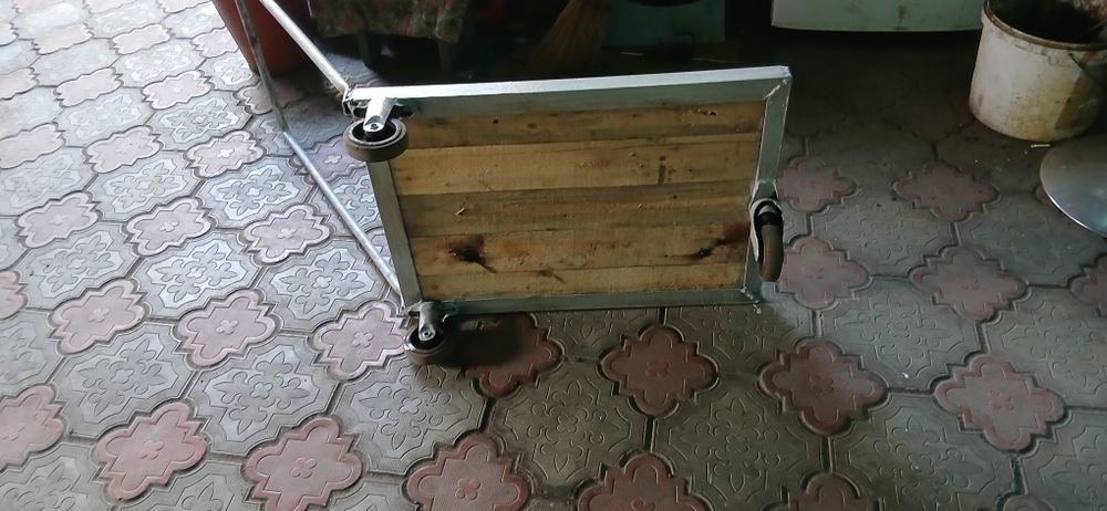 Тележка трёхколёсный