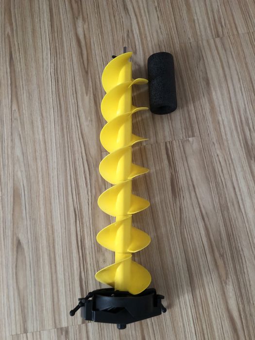 Продам бур почти новый, одна рыбалка, дополнительные две секции, прав.