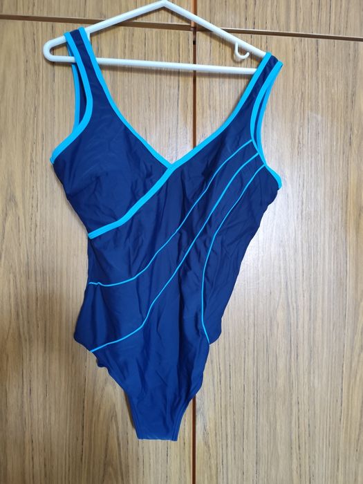 Дамски бански от бързо съхнеща материя,номер 48,50