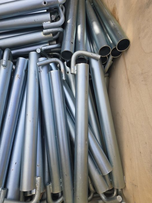 Куки за скеле   за захват към стената