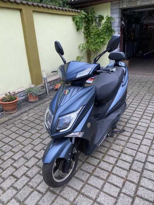 Scuter electric Hecht Equis