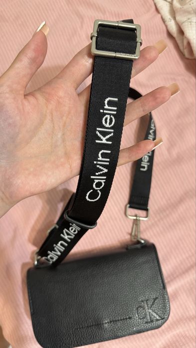 Продам оригинальную сумку Calvin Klein.