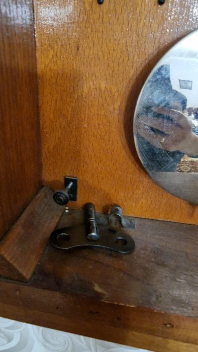 Настенные часы- антиквариат