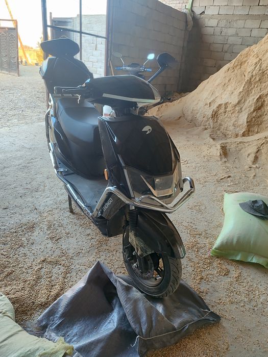 Skuter sotiladi arzon