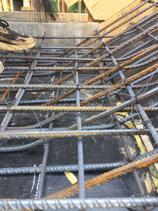 Executam construcții