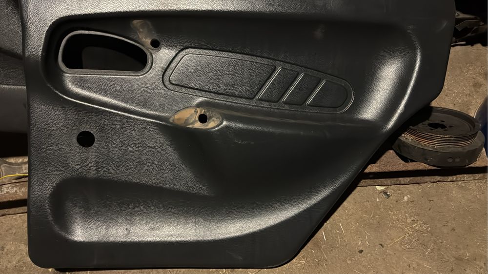 Продам обшивки на ваз 2114