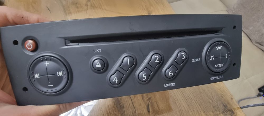 Касетофон Renault