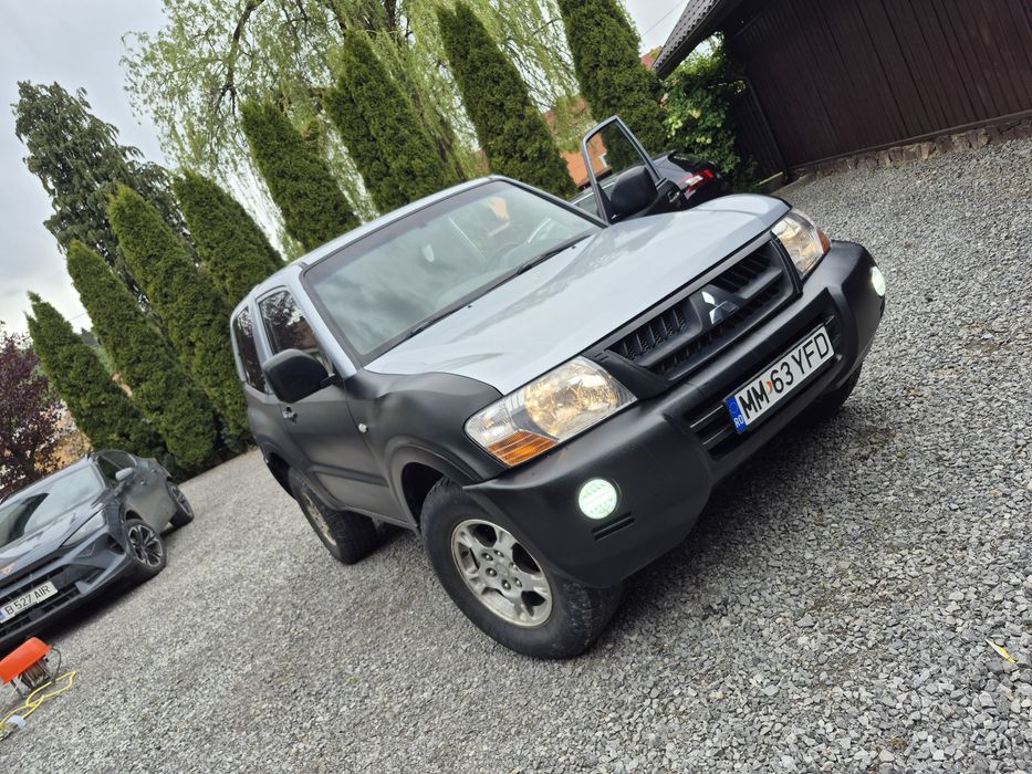 Vand Mitsubishi pajero 3.2 ( înmatriculat autoutilitară)