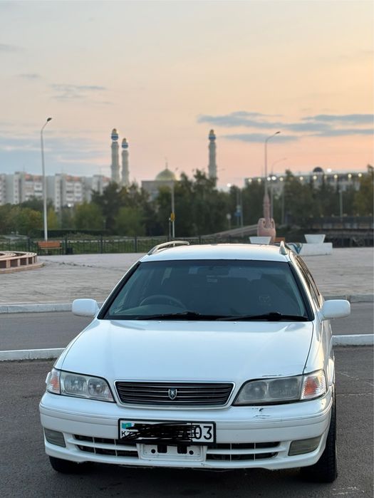 Тойота Mark 2 Qualis