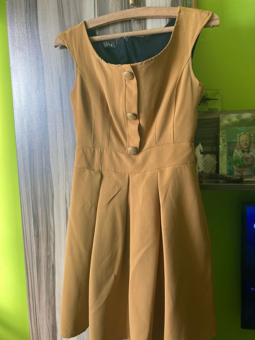 Рокля с размер..