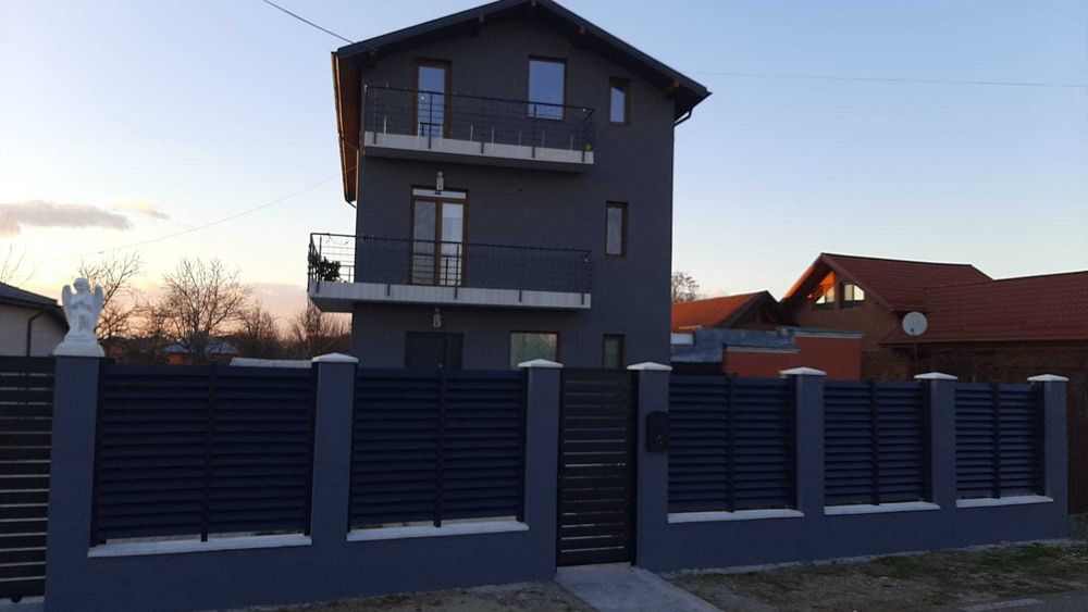 Vând casă cu 2 etaje în comuna Mărăcineni, județul Buzău