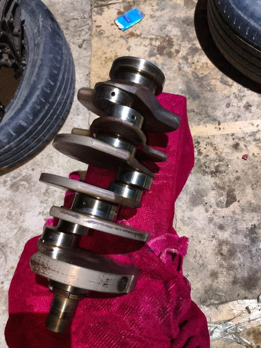 Ауди стандарт 2.6 коленвал