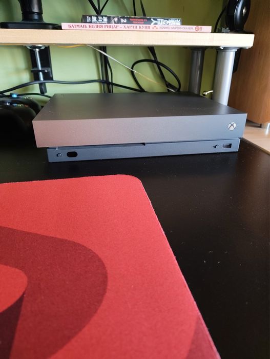Продавам, Xbox One X