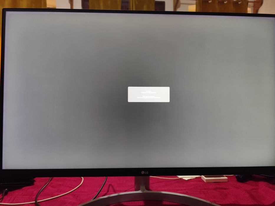 Vând monitor LG 32UN500-W 32” 4K UHD + boxe – PS5/PC