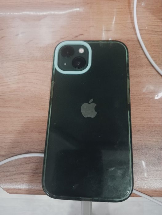 Продам Iphone 13