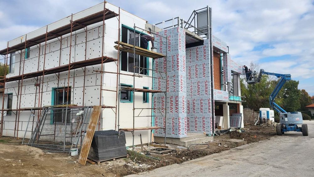 ПРОДАВА СЕ! Новострояща се луксозна къща близо до Пловдив