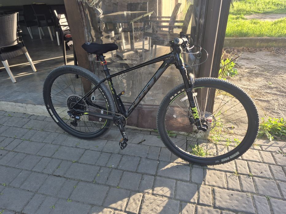 Vând bicicleta scott scale 950