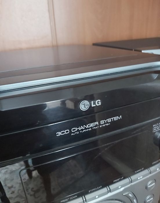 Музыкальный центр LG