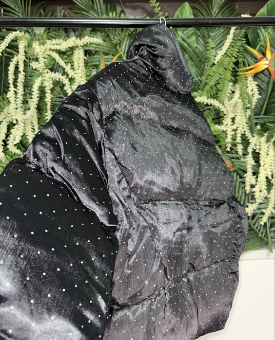 Geaca neagra cu cristale Swarovski