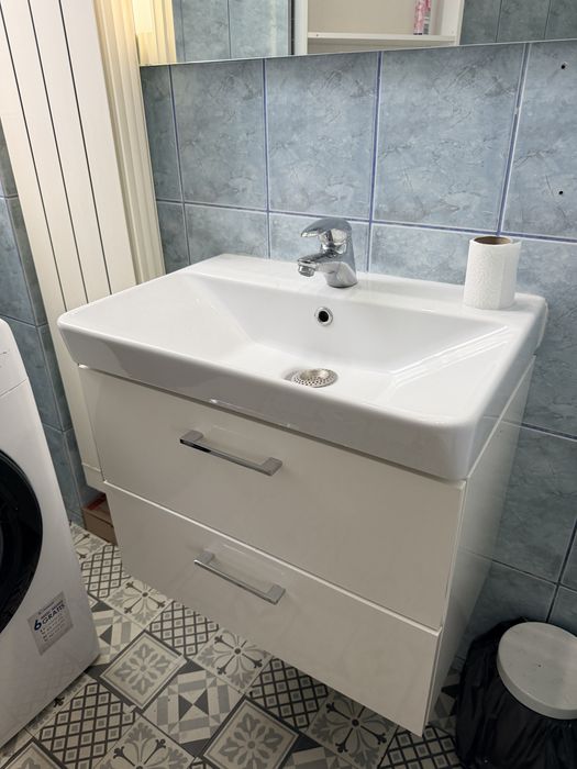 Vand set lavoar, dulap mdf. Si oglinga cu led