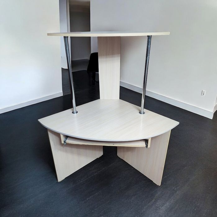 Продам компьютерный стол