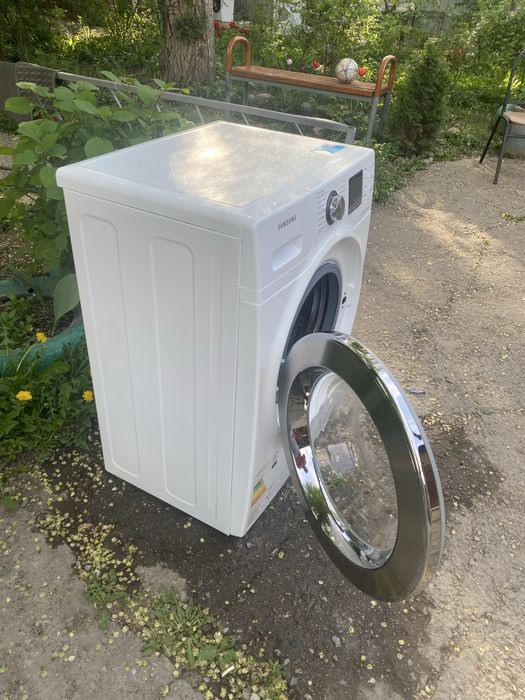 Продам стиральную машину