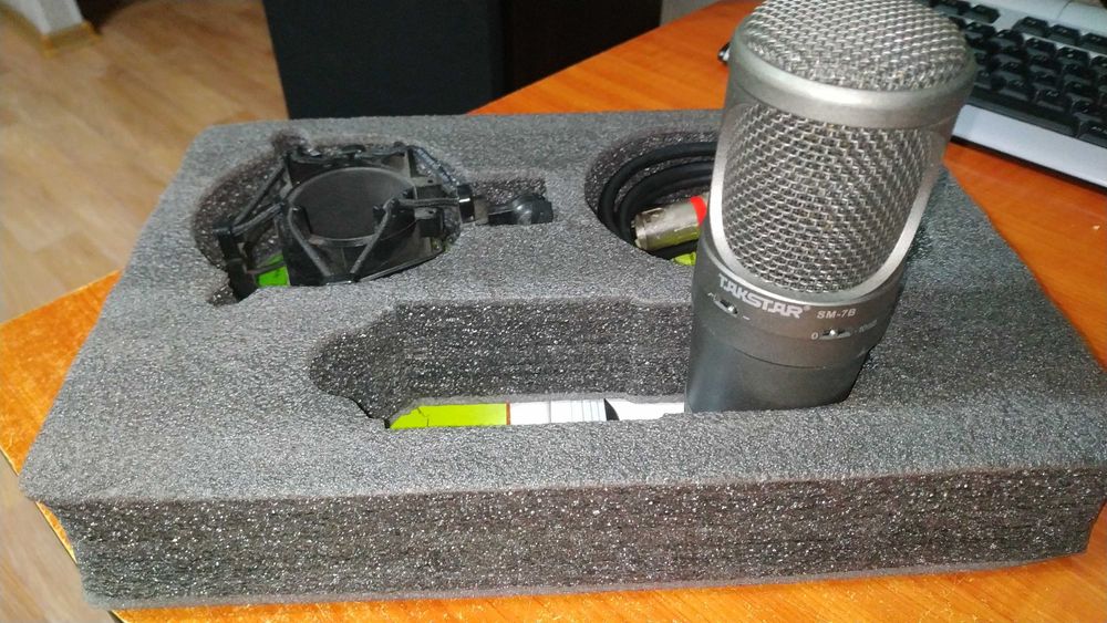 Студийный микрофон Takstar SM-7B