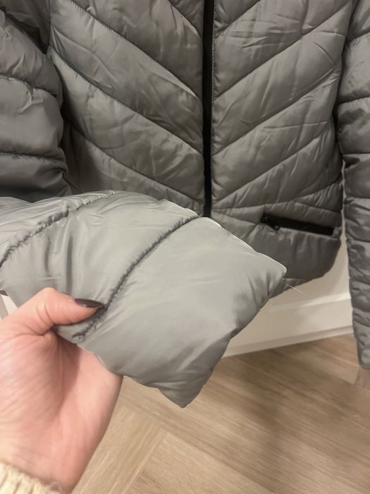 Geaca Zara marime XL (potrivita si pe M-L)