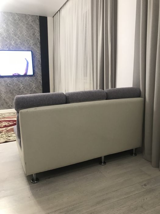 Продам два диванчика