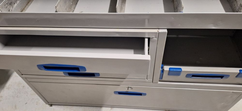 Стелаж  за   бус