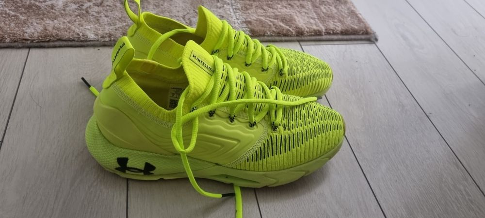 Adidasi under armour