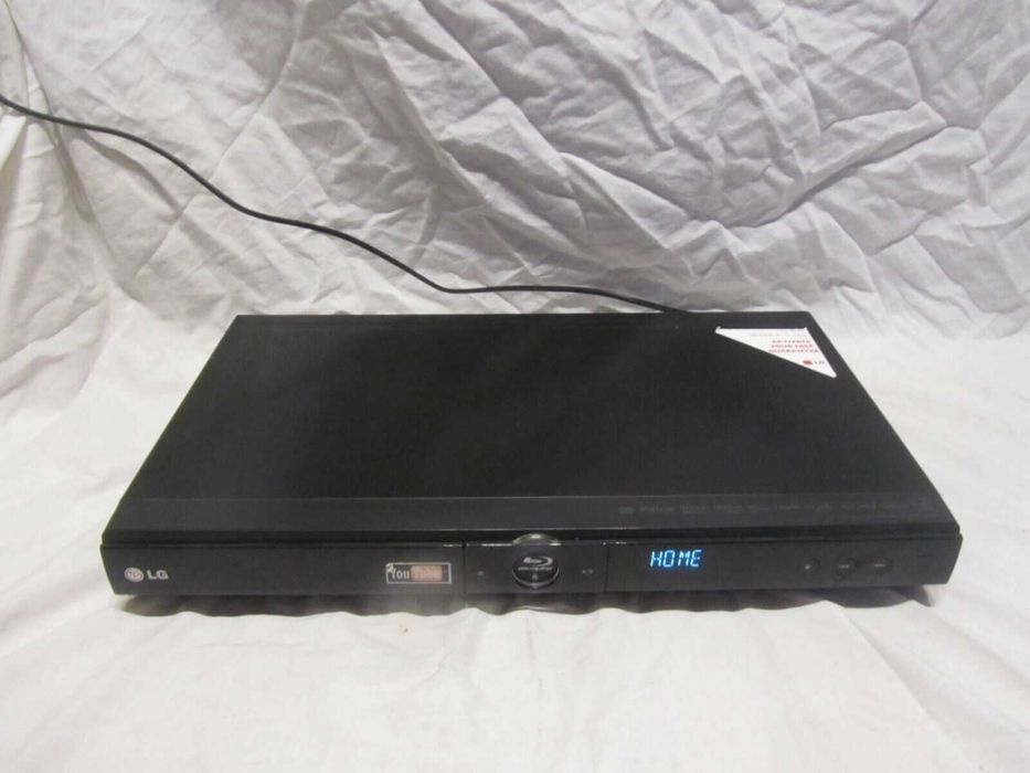 unitate cu USB DVD/Blu-ray Disc Player LG cu internet