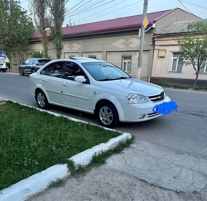 Arenda oyiga 300 dan ozimni moshinam.