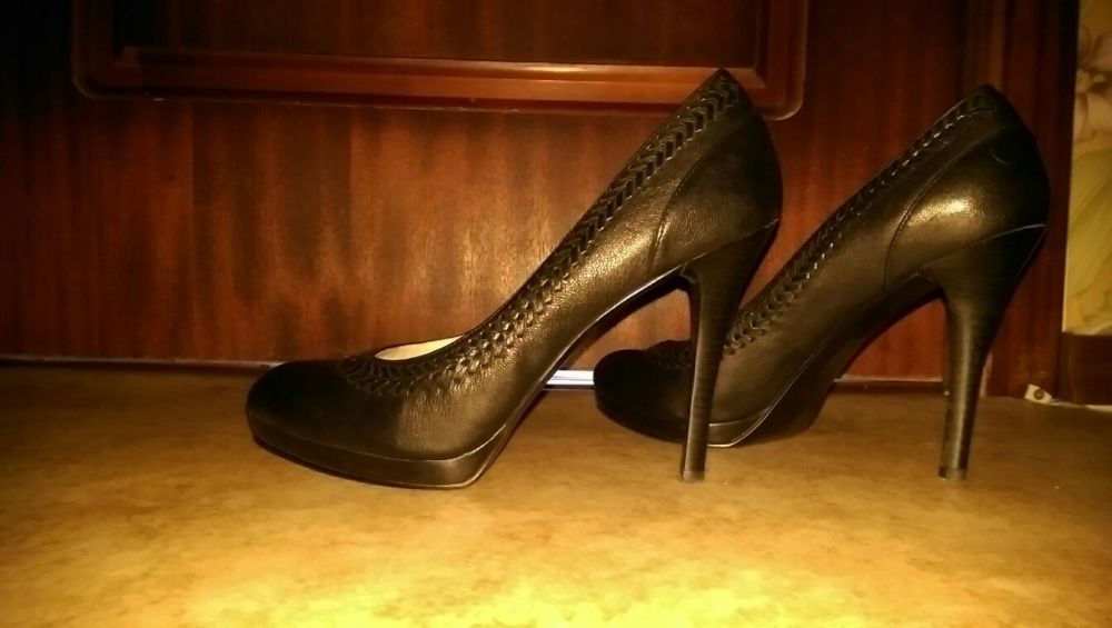 Продам модельные туфли