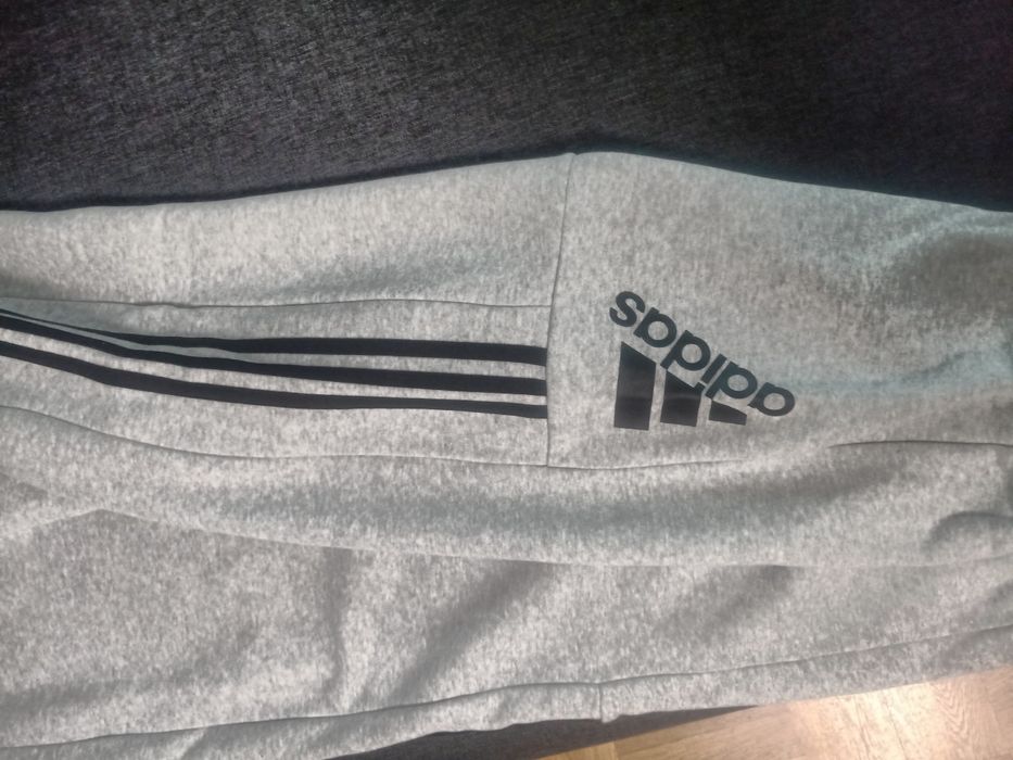 Нова Адидас солница - Adidas