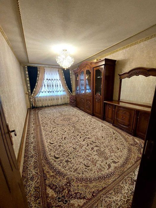 Янгихает сергели 74 кв 3/4/7 своя кв сотилади срочно