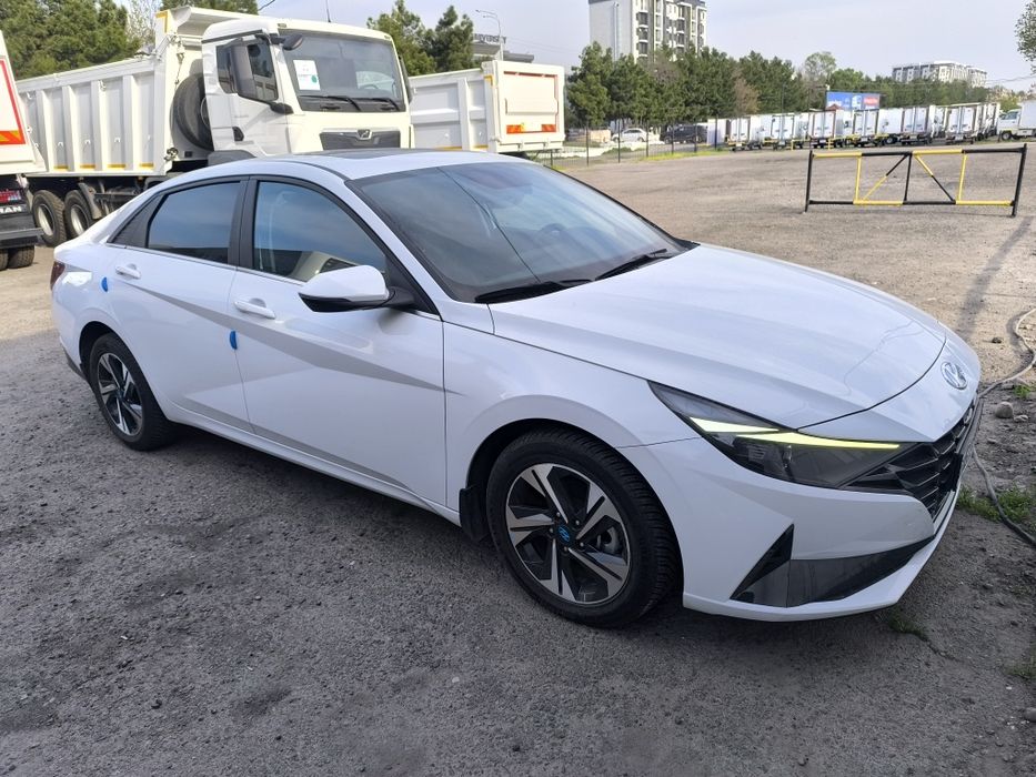 Hyundai Elantra 1.6 Mator Luk bor 2022 yil
