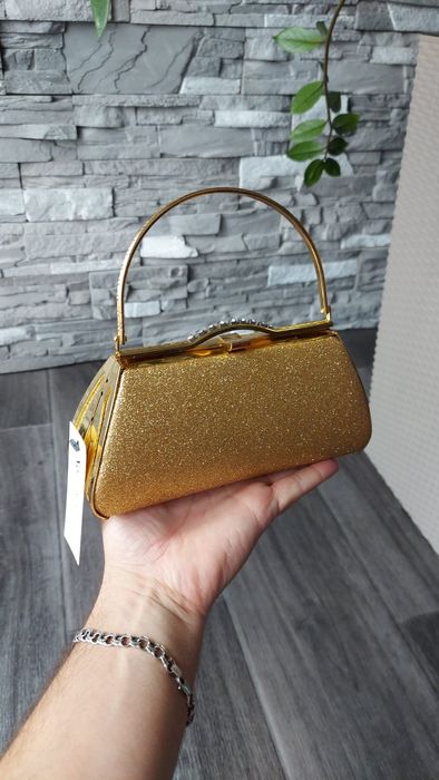 Продам женскую сумочку