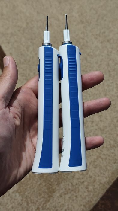 2 periute electrice Oral-b, set cu rezerve