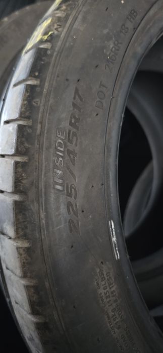 Гуми 2бр 225/45/17  - 1бр  - 25 евро